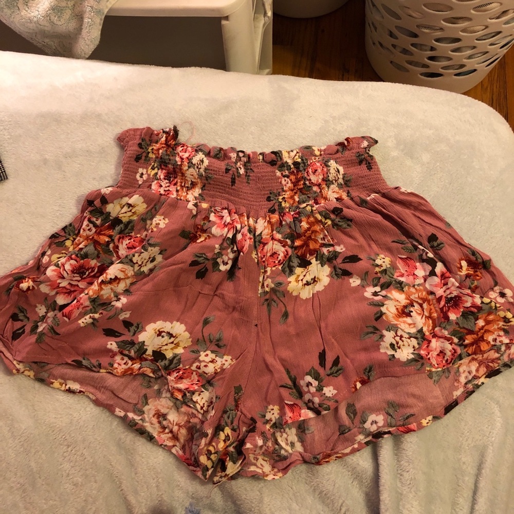 Pink floral flowy shorts